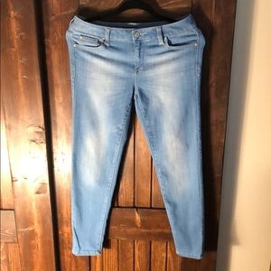 Celebrity Pink-Jeans